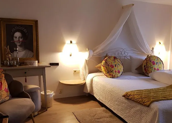 Das Kleine Hotel Iphofen, Fruehstueckszauber, No Waste, Nachhaltig, Nahe Aller Weingueter, Knauf Gips Kg Und Connekt, Kleines Secret Mit Garten & Terrassen, Tv Mirrorring, 55\